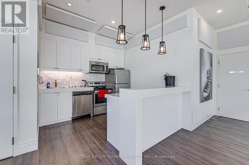 301 - 90 Orchard Point Road, Orillia, ON - Indoor Photo Showing Kitchen