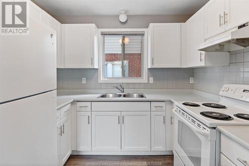 1478 Westcott Unit# Upper, Windsor, ON - Indoor Photo Showing Kitchen With Double Sink