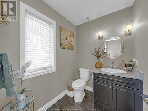 3869 Zanzibar, Windsor, ON - Indoor Photo Showing Bathroom