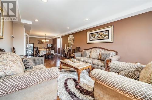 2264 Dandurand Boulevard, Windsor, ON - Indoor Photo Showing Living Room