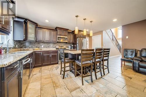 2264 Dandurand Boulevard, Windsor, ON - Indoor Photo Showing Kitchen With Upgraded Kitchen