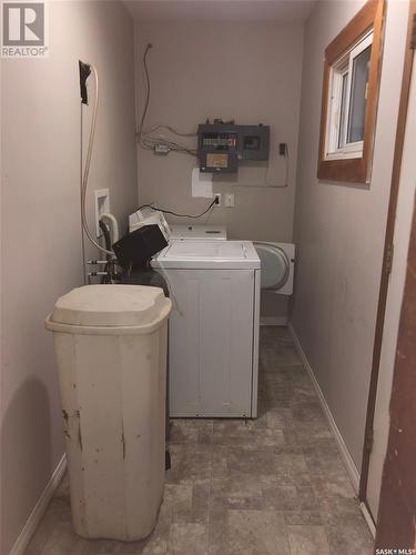 365 5Th Street Ne, Wadena, SK - Indoor Photo Showing Laundry Room