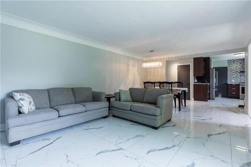 317 Glenholme Avenue, Hamilton, ON - Indoor Photo Showing Living Room