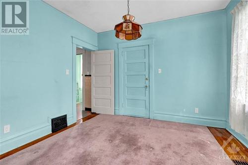 23 Bellwood Avenue, Ottawa, ON - Indoor Photo Showing Dining Room