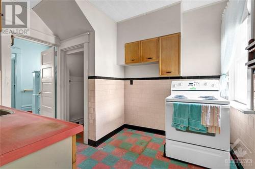 23 Bellwood Avenue, Ottawa, ON - Indoor Photo Showing Kitchen