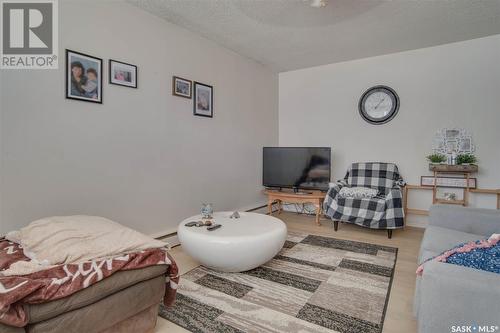 2617 7Th Street E, Saskatoon, SK - Indoor