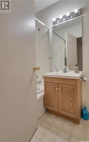 2617 7Th Street E, Saskatoon, SK - Indoor Photo Showing Bathroom