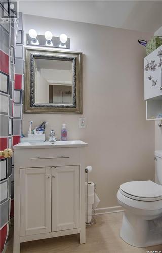 2617 7Th Street E, Saskatoon, SK - Indoor Photo Showing Bathroom