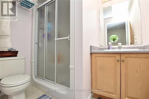 60 Kenwood Crescent, Guelph, ON - Indoor Photo Showing Bathroom