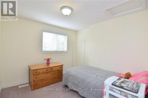 60 Kenwood Crescent, Guelph, ON - Indoor Photo Showing Bedroom