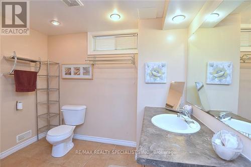 60 Kenwood Crescent, Guelph, ON - Indoor Photo Showing Bathroom