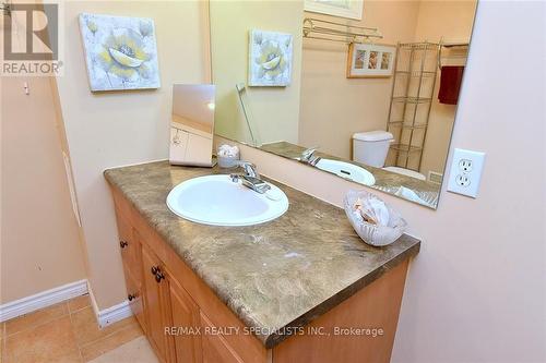 60 Kenwood Crescent, Guelph, ON - Indoor Photo Showing Bathroom