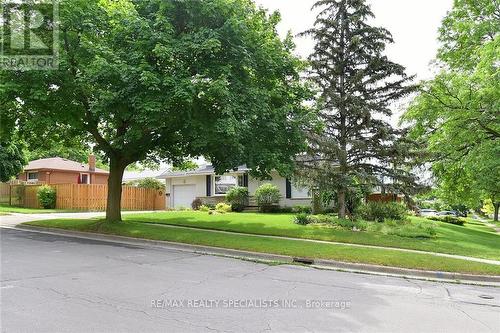 60 Kenwood Crescent, Guelph, ON - Outdoor