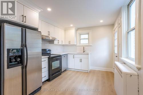 2 - 706 Waterloo Street, London, ON - Indoor Photo Showing Kitchen