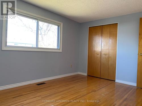 8 Fairway Drive, Hamilton, ON - Indoor Photo Showing Other Room