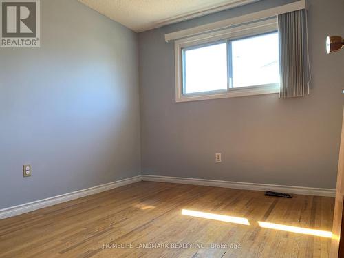 8 Fairway Drive, Hamilton, ON - Indoor Photo Showing Other Room