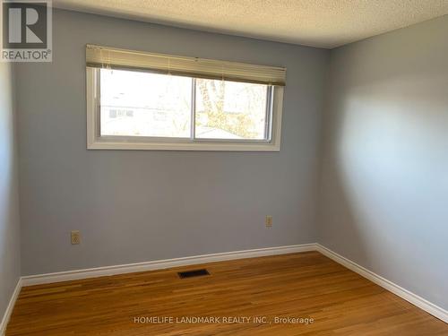 8 Fairway Drive, Hamilton, ON - Indoor Photo Showing Other Room