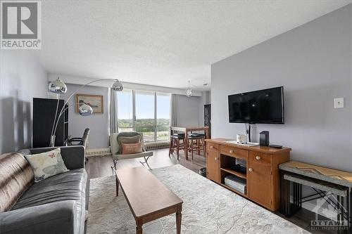 2400 Virginia Drive Unit#1102, Ottawa, ON - Indoor Photo Showing Living Room