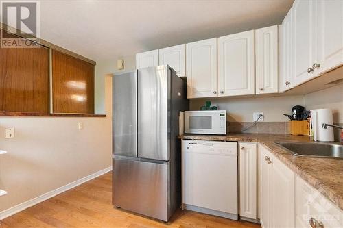 1500 Lassiter Terrace, Ottawa, ON - Indoor Photo Showing Kitchen