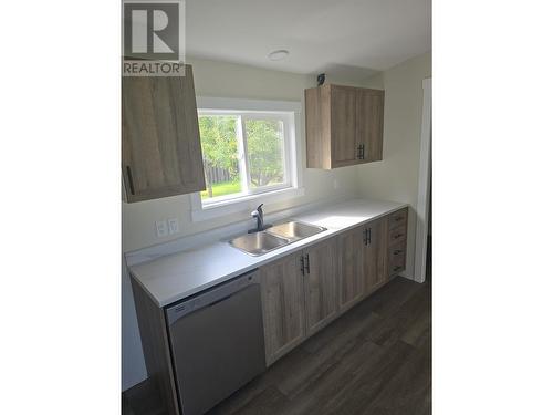 5756 Cook Crescent, Prince George, BC - Indoor Photo Showing Kitchen With Double Sink