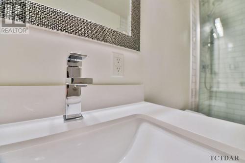 389 Balsam St S, Timmins, ON - Indoor Photo Showing Bathroom