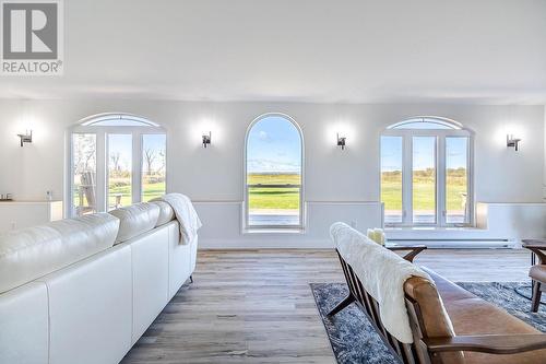 39 Lakeshore Dr, Echo Bay, Laird Twp, ON - Indoor Photo Showing Living Room