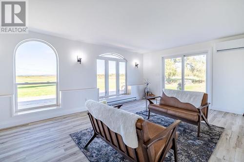 39 Lakeshore Dr, Echo Bay, Laird Twp, ON - Indoor Photo Showing Living Room