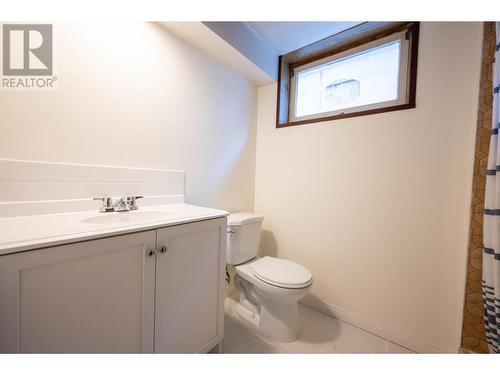 500 9Th  S Street, Cranbrook, BC - Indoor Photo Showing Bathroom