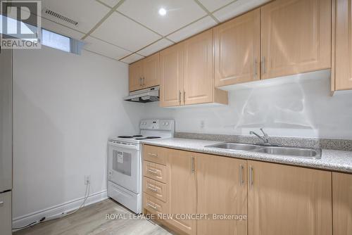 Bsmt - 258 Woodhall Road, Markham (Milliken Mills East), ON - Indoor Photo Showing Kitchen With Double Sink