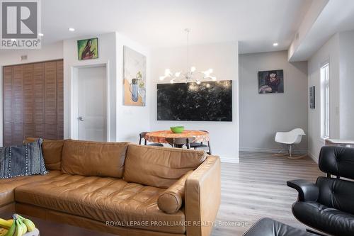 206 - 1005 Terra Verde Way, Kingston, ON - Indoor Photo Showing Living Room