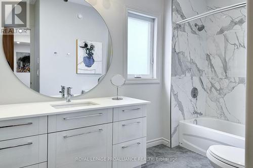 206 - 1005 Terra Verde Way, Kingston, ON - Indoor Photo Showing Bathroom