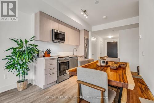 301 - 185 Deerfield Road, Newmarket (Central Newmarket), ON - Indoor Photo Showing Kitchen