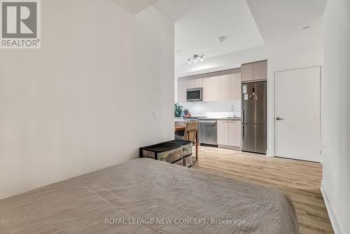 301 - 185 Deerfield Road, Newmarket (Central Newmarket), ON - Indoor Photo Showing Kitchen