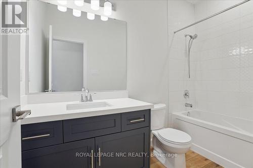 B - 11 Shores Lane, Fort Erie, ON - Indoor Photo Showing Bathroom