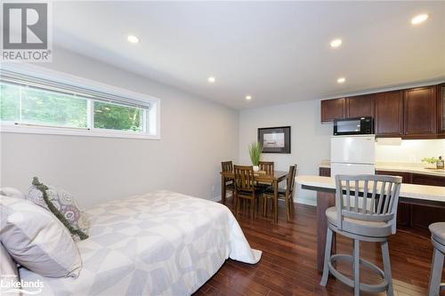 132 Gilwood Park Drive, Penetanguishene, ON - Indoor Photo Showing Bedroom