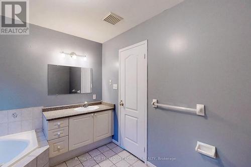 471B Northcliffe Boulevard, Toronto (Oakwood Village), ON - Indoor Photo Showing Bathroom