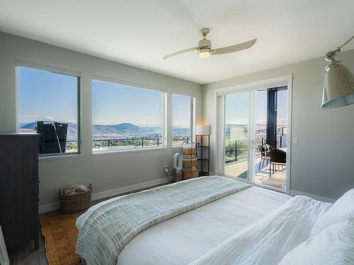 2182 Crosshill Drive, Kamloops, BC - Indoor Photo Showing Bedroom