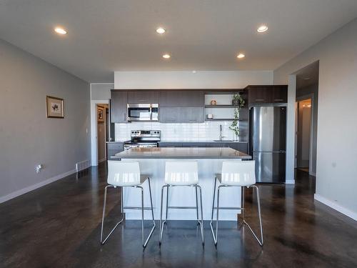 2182 Crosshill Drive, Kamloops, BC - Indoor Photo Showing Kitchen