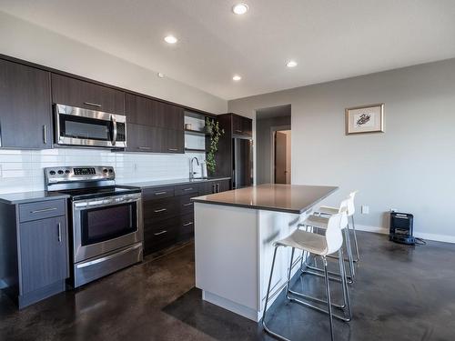 2182 Crosshill Drive, Kamloops, BC - Indoor Photo Showing Kitchen