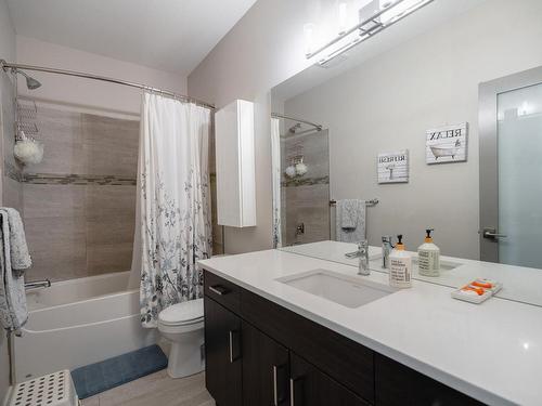 2182 Crosshill Drive, Kamloops, BC - Indoor Photo Showing Bathroom