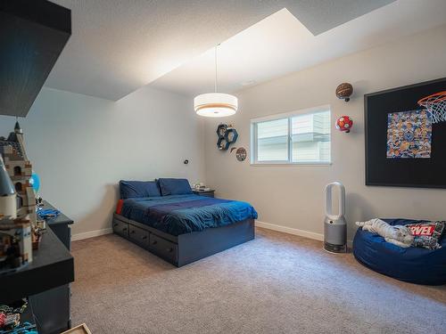 2182 Crosshill Drive, Kamloops, BC - Indoor Photo Showing Bedroom