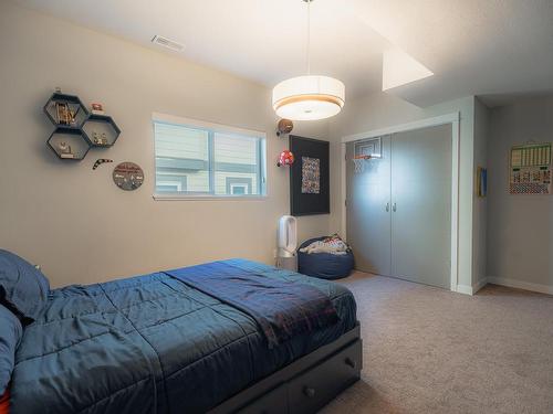 2182 Crosshill Drive, Kamloops, BC - Indoor Photo Showing Bedroom