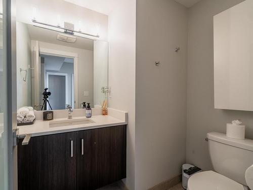 2182 Crosshill Drive, Kamloops, BC - Indoor Photo Showing Bathroom