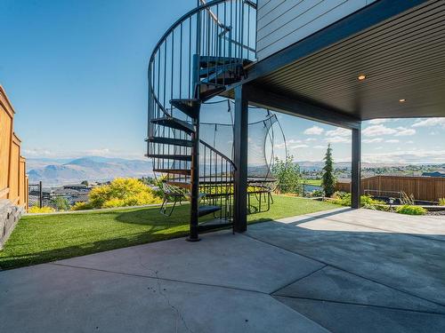 2182 Crosshill Drive, Kamloops, BC - Outdoor