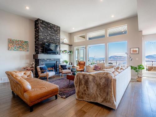 2182 Crosshill Drive, Kamloops, BC - Indoor Photo Showing Living Room With Fireplace