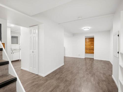 300 Cherry Ave, Kamloops, BC - Indoor Photo Showing Other Room