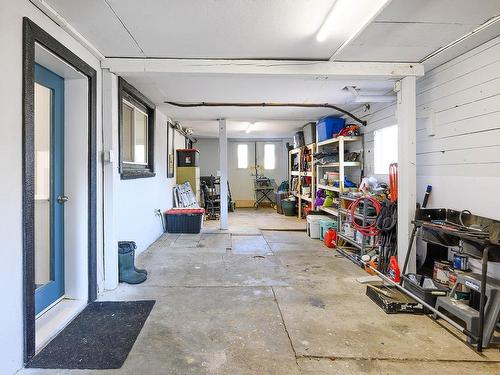 300 Cherry Ave, Kamloops, BC - Indoor Photo Showing Garage