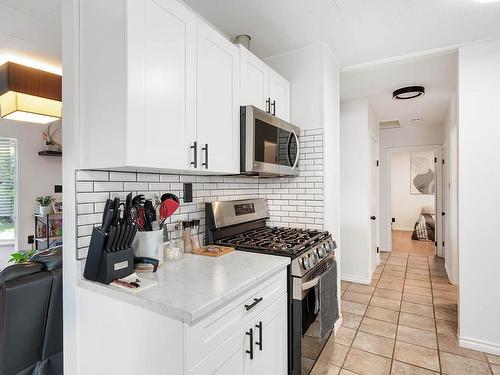 300 Cherry Ave, Kamloops, BC - Indoor Photo Showing Kitchen