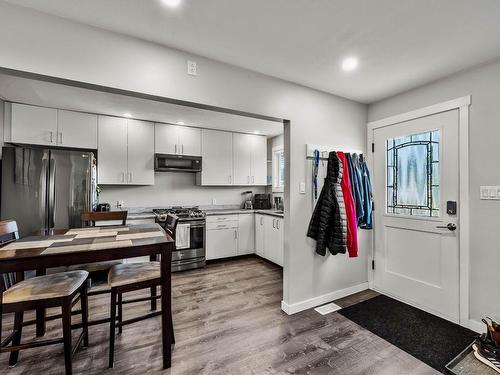 1885 Gellrich Ave, Kamloops, BC - Indoor Photo Showing Kitchen