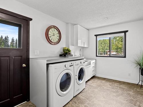 4853 Clearwater Valley Rd, Clearwater, BC - Indoor Photo Showing Laundry Room